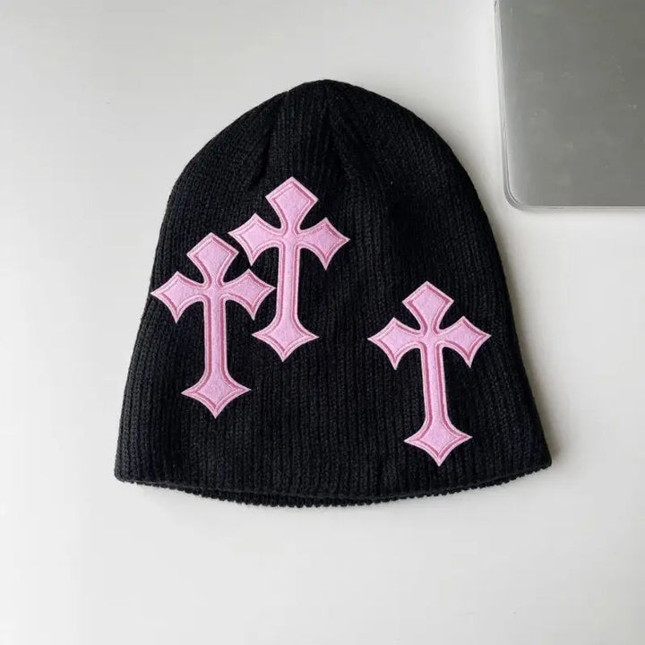 Y2k cross beanie – essential streetwear