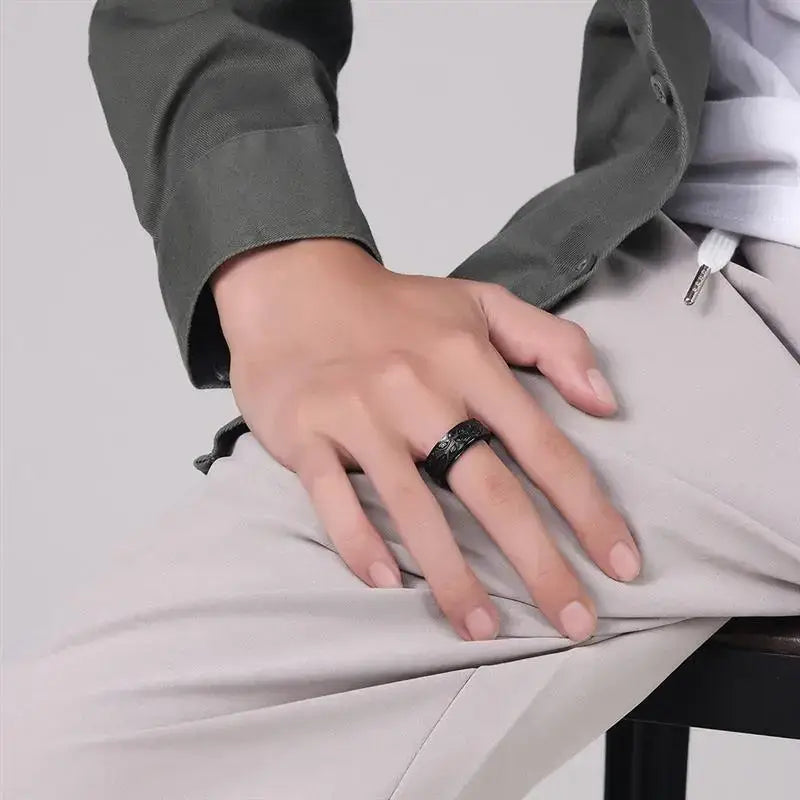 Y2k vintage sculpted eyes stainless steel ring for elegant style - rings