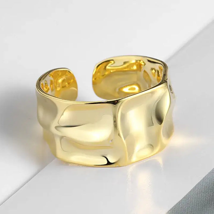 Bold geometric zinc alloy rings that attract attention - 01gold