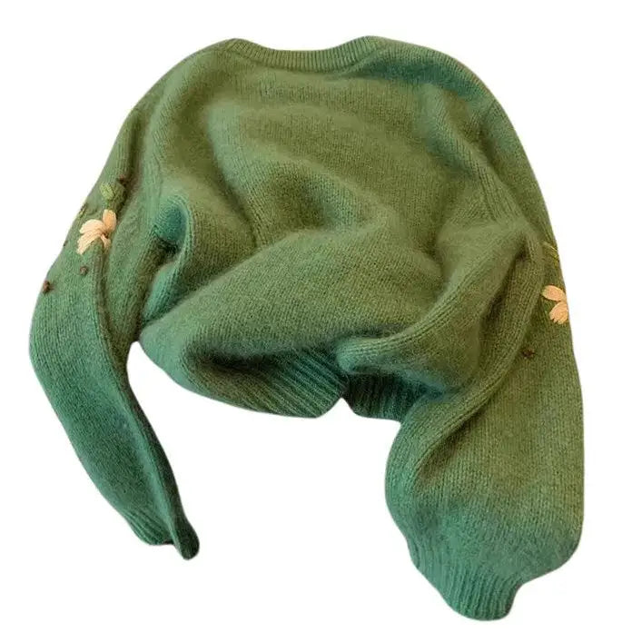 Y2k green knitted sweater with daisies and leaf accents