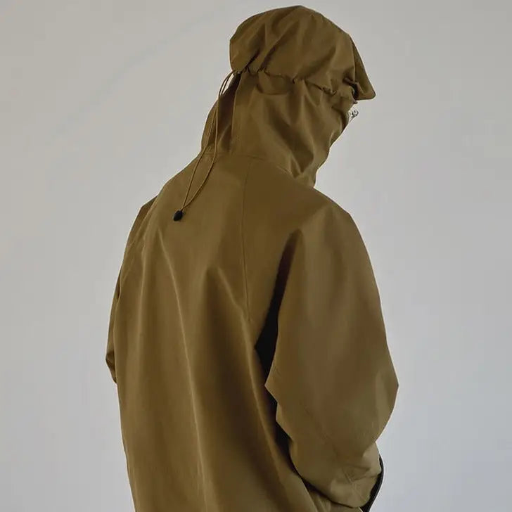 Gorpcore windbreaker: trendy and durable jacket