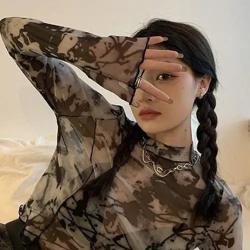 Elegant aesthetic crop top for daring women - a fashion must-have