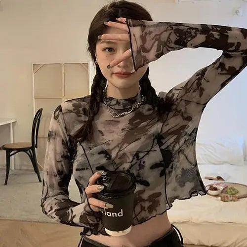 Elegant aesthetic crop top for daring women - a fashion must-have