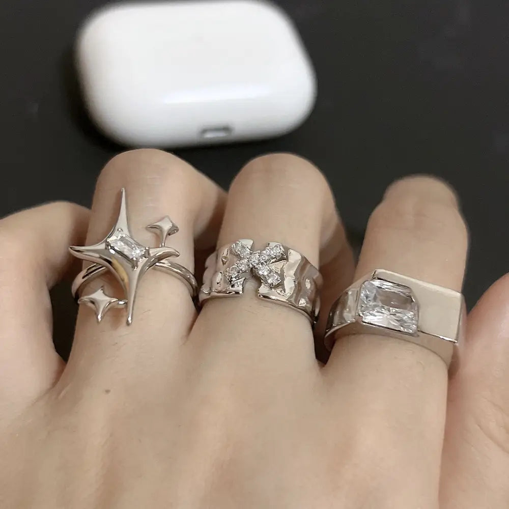 Y2k irregular crystal rings with unique star design