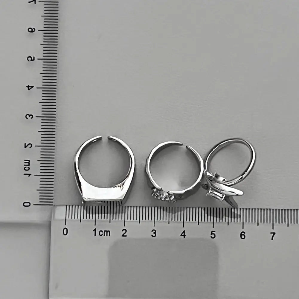 Y2k irregular crystal rings with unique star design