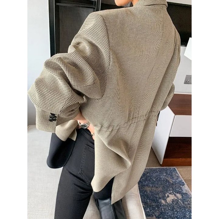 Light brown and black blazer for dark academia aesthetic