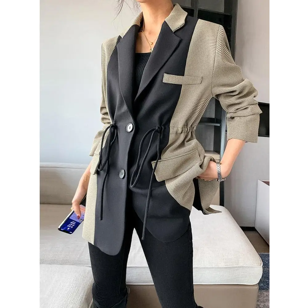 Light brown and black blazer for dark academia aesthetic