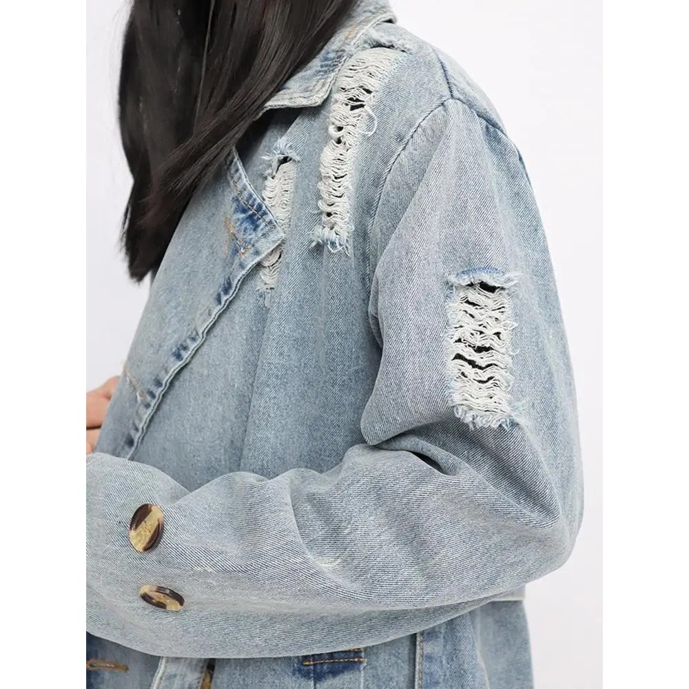Light-wash denim coat with wide lapel collar for laid-back style