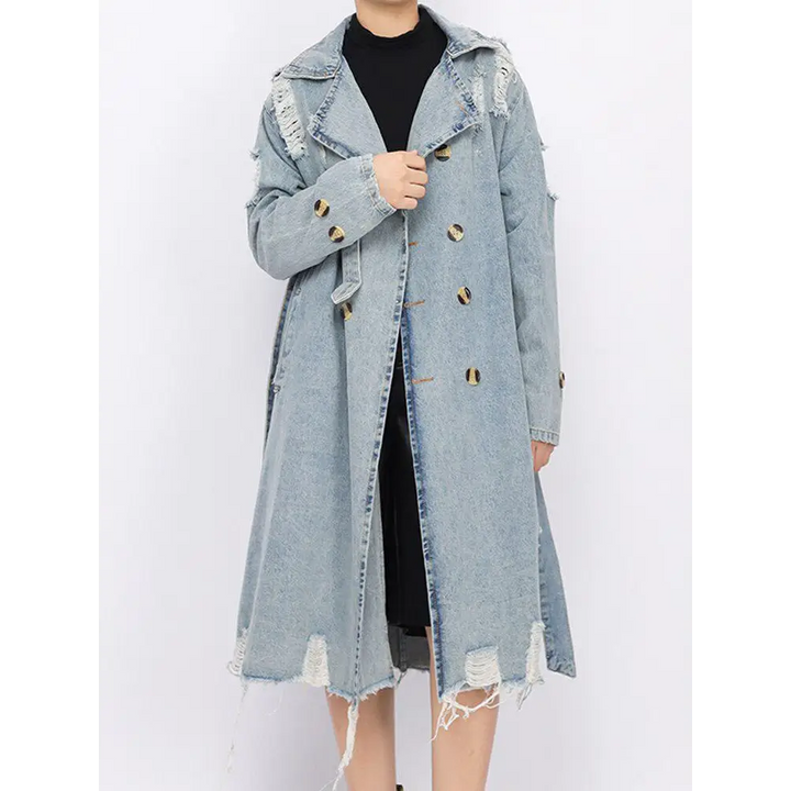 Light-wash denim coat with wide lapel collar for laid-back style