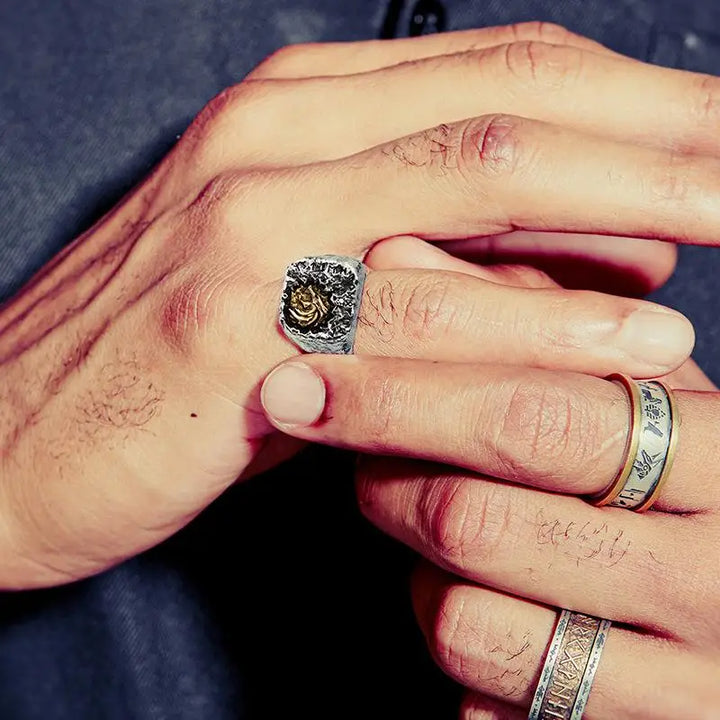 Golden viking wolf head ring in titanium for bold style - opening adjustable 54-67mm - rings