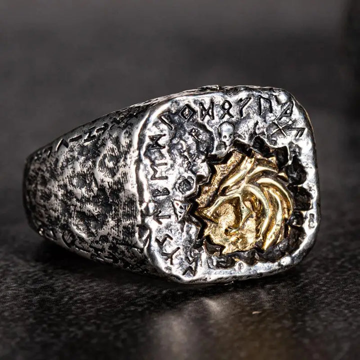 Golden viking wolf head ring in titanium for bold style - opening adjustable 54-67mm - rings