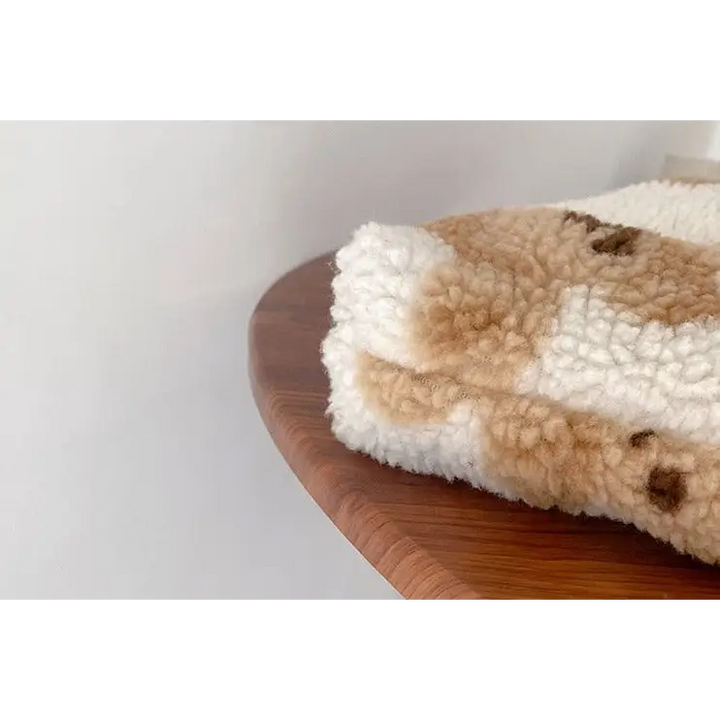 Tote bag with teddy bear lining and phone pocket