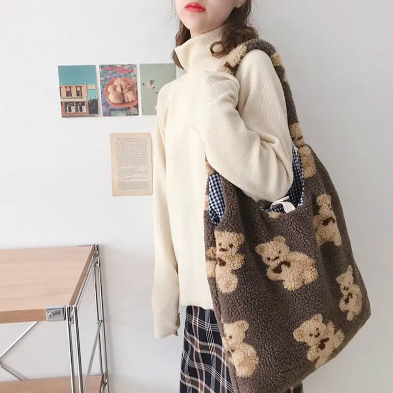 Tote bag with teddy bear lining and phone pocket