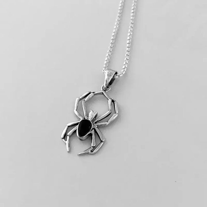 Y2k spider necklace with vibrant geometric pattern and copper alloy accents - silver / 45cm - necklaces