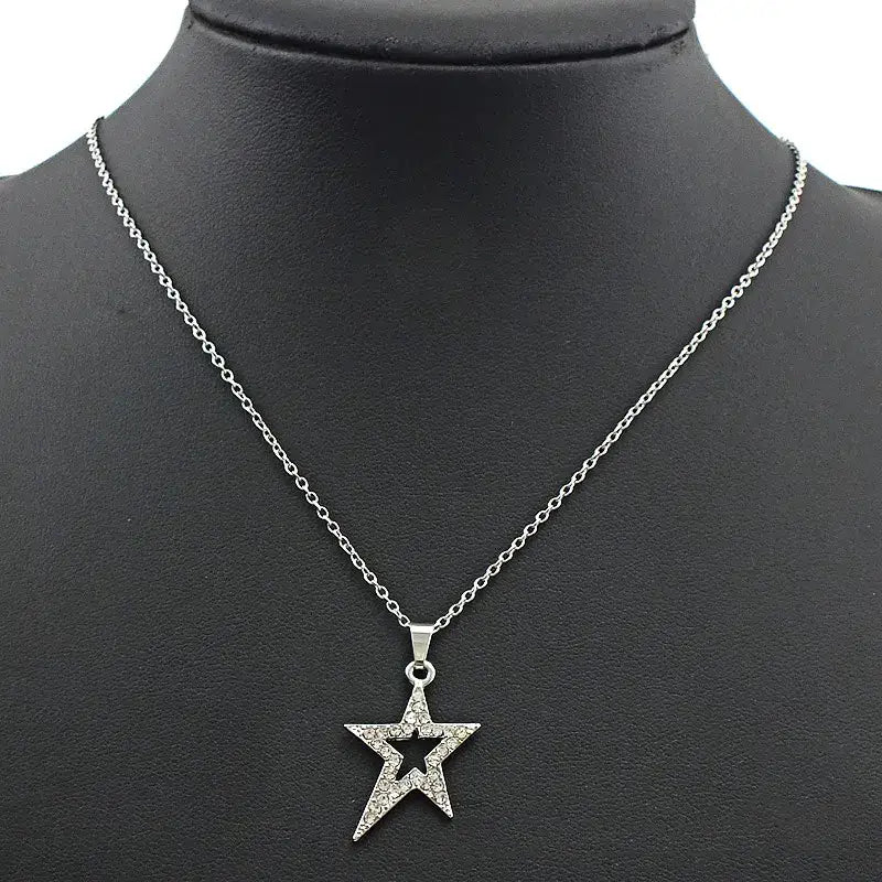Y2k star pendant necklace with intricate design in zinc alloy - necklaces