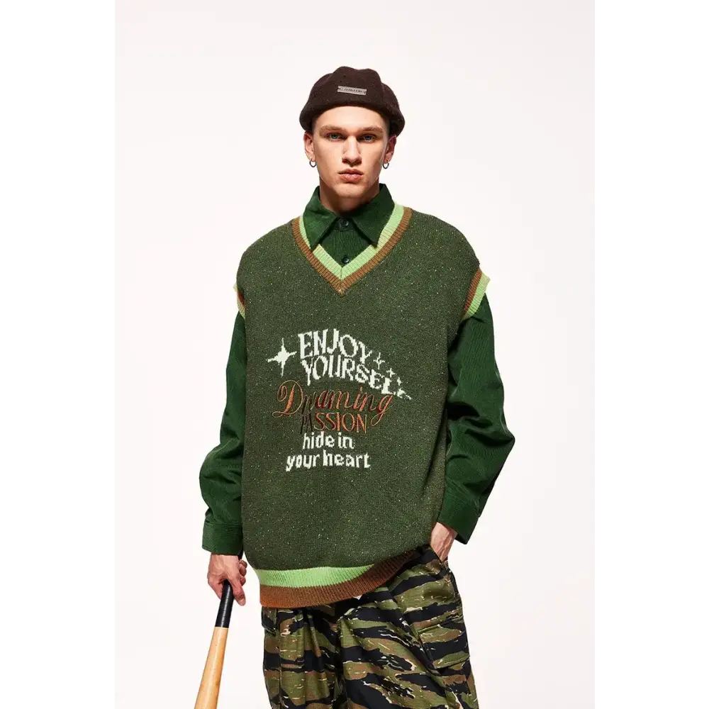 Vintage multicolor knitted sweater vest with embroidery detail - army green / s - vest