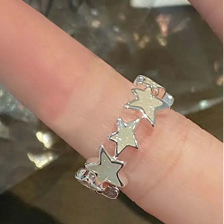 Bold star shaped rings made from durable zinc alloy - f-green / one size