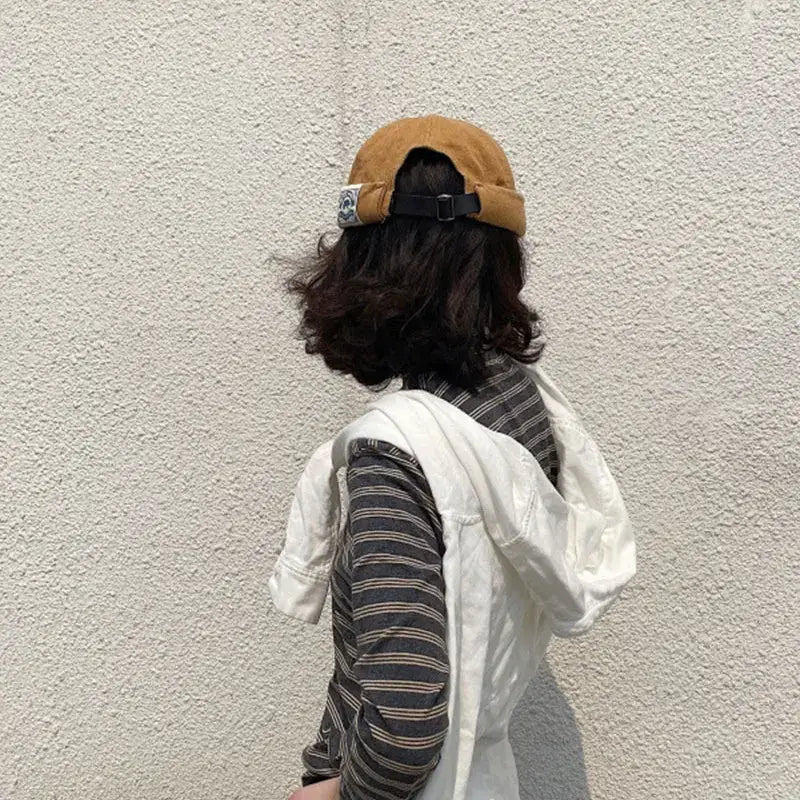 Solid-colored vintage beanies in soft cotton fabric