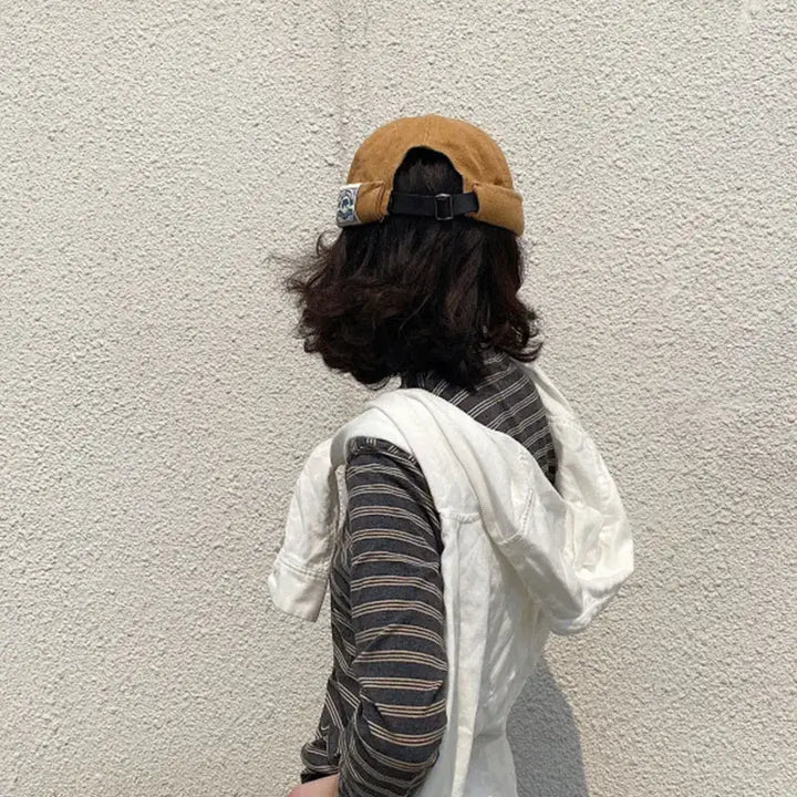 Solid-colored vintage beanies in soft cotton fabric