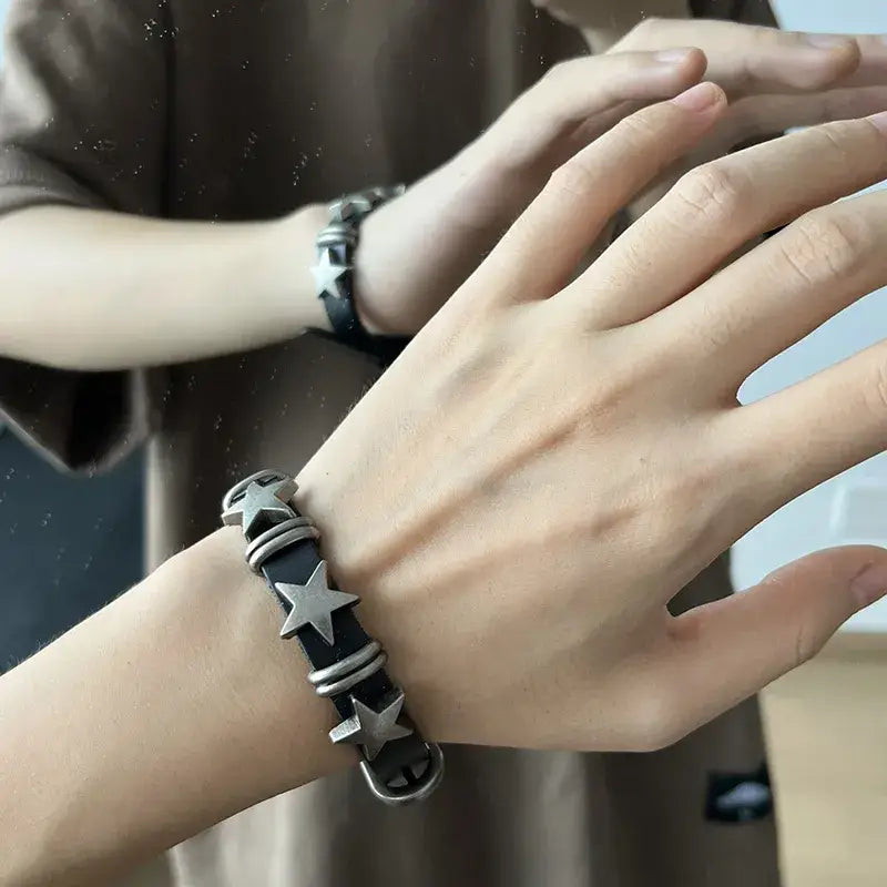 Vintage star adjustable bracelet for classic glamor - reddish brown - necklace