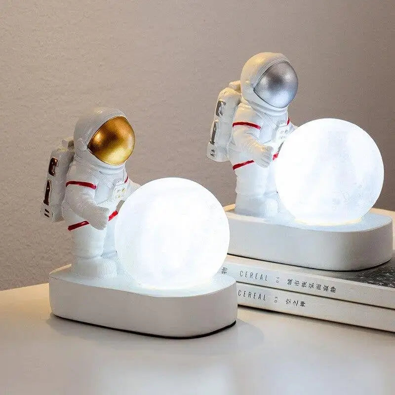 Astronaut bedside lamp for aesthetic bedroom ambiance