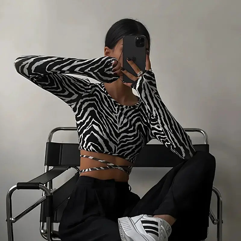 Baddie zebra backless crop top - black / s