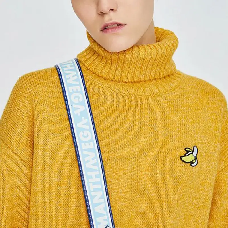 Banana roll neck sweater - hoodie