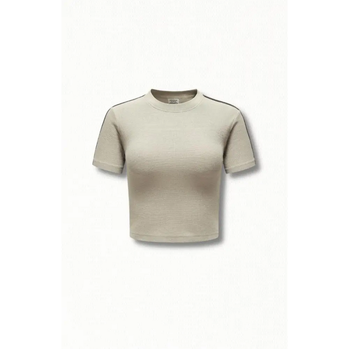 Trendy cropped tee for y2k style and comfortable fit - beige / s