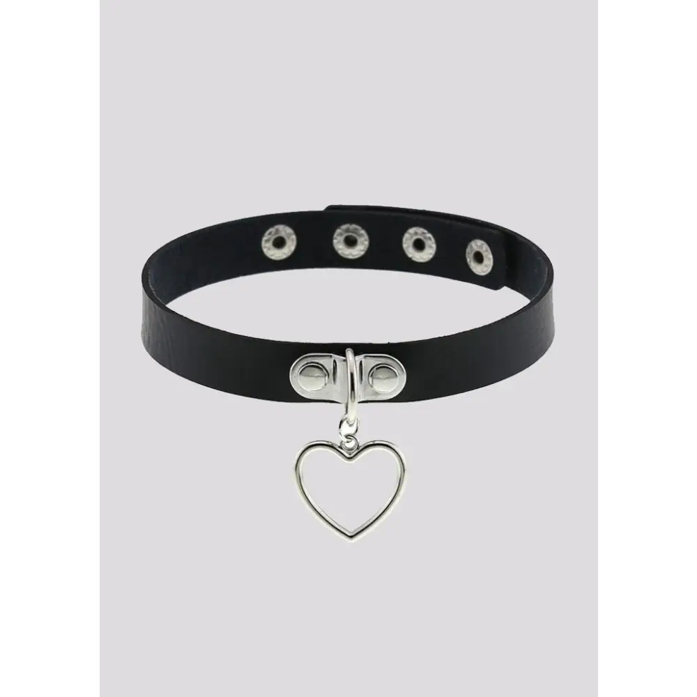 Black heart charm choker necklace - one size / accessories