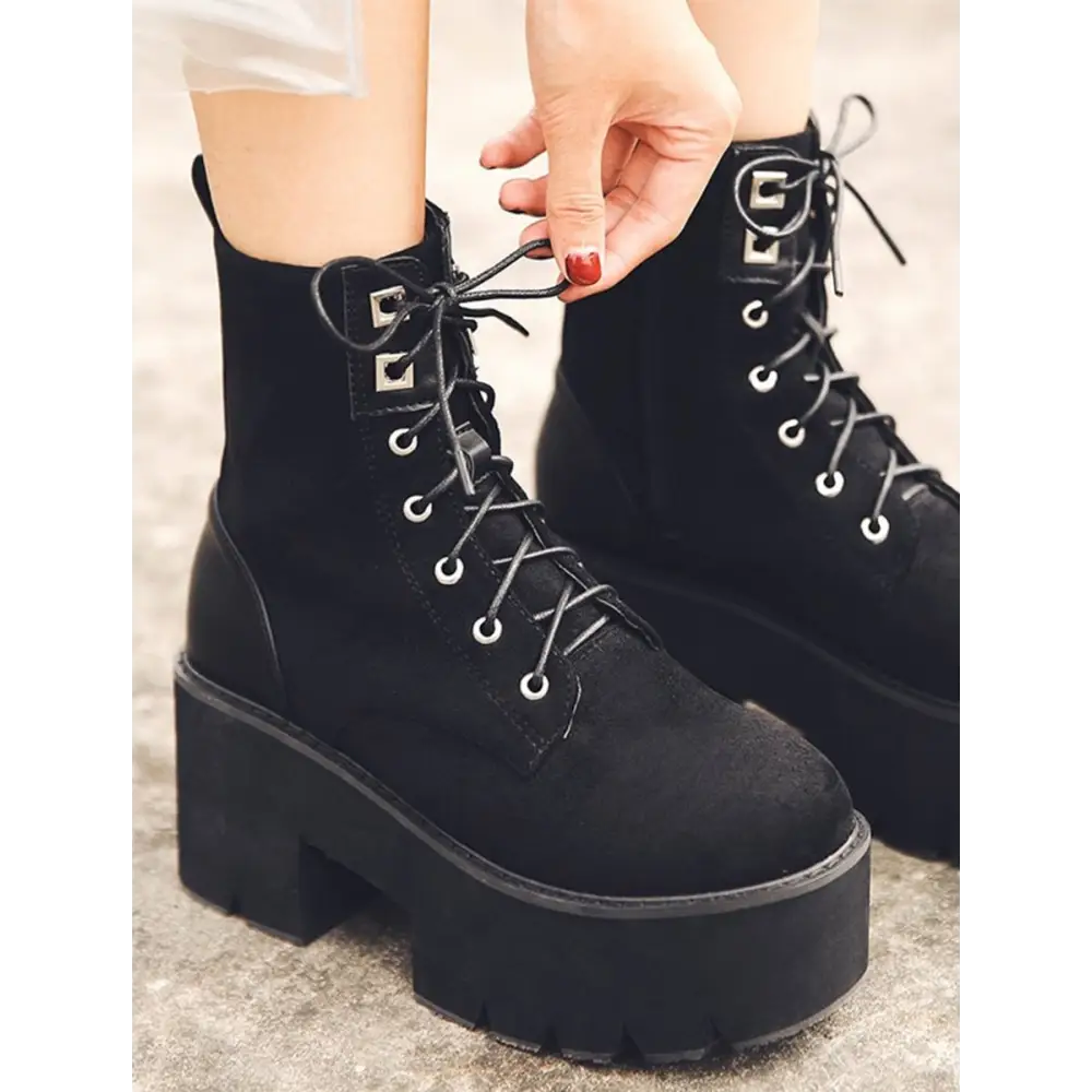 Black platform boots - fashion