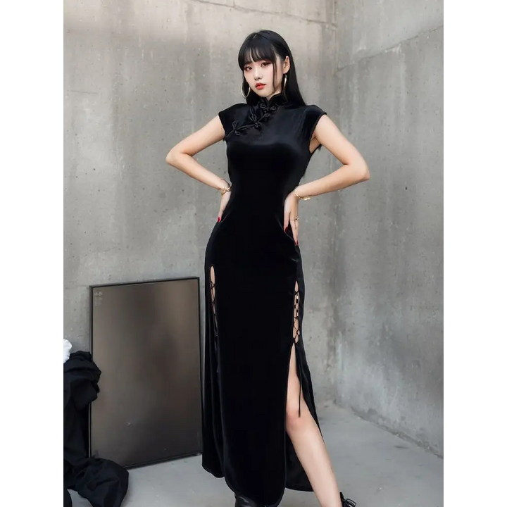 Gothic-inspired bodycon dress with slit hem for street style