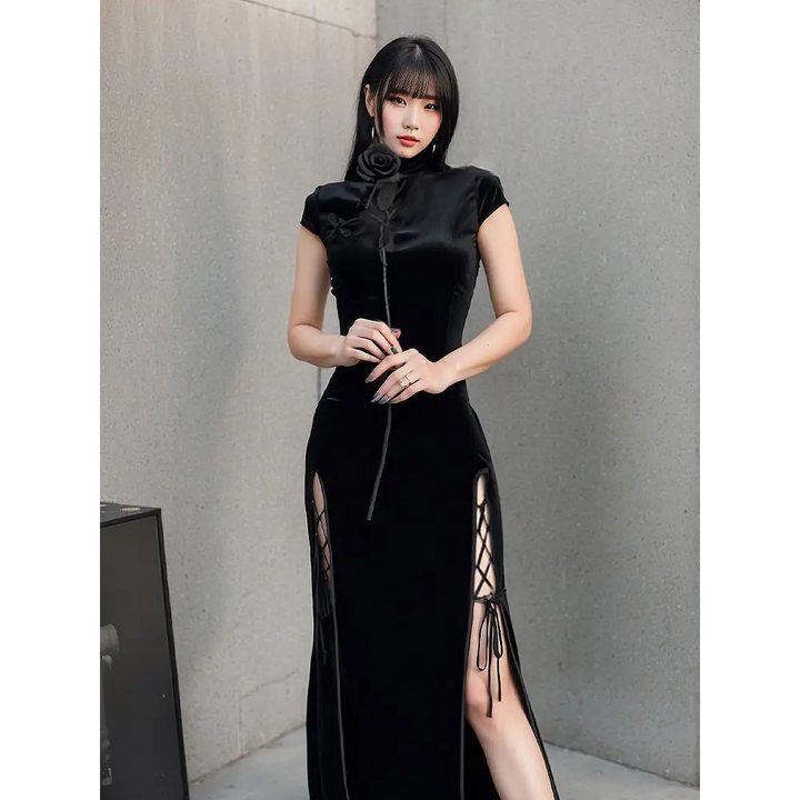 Gothic-inspired bodycon dress with slit hem for street style