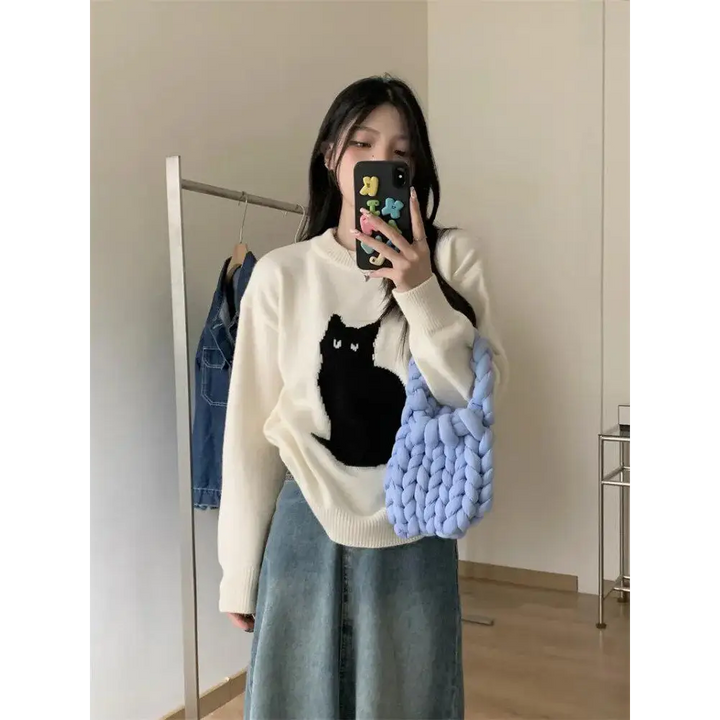 Cozy cat embroidered sweater in knitted material for y2k style