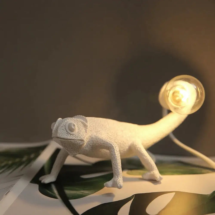 Chameleon table lamp for aesthetic home decor - eu plug