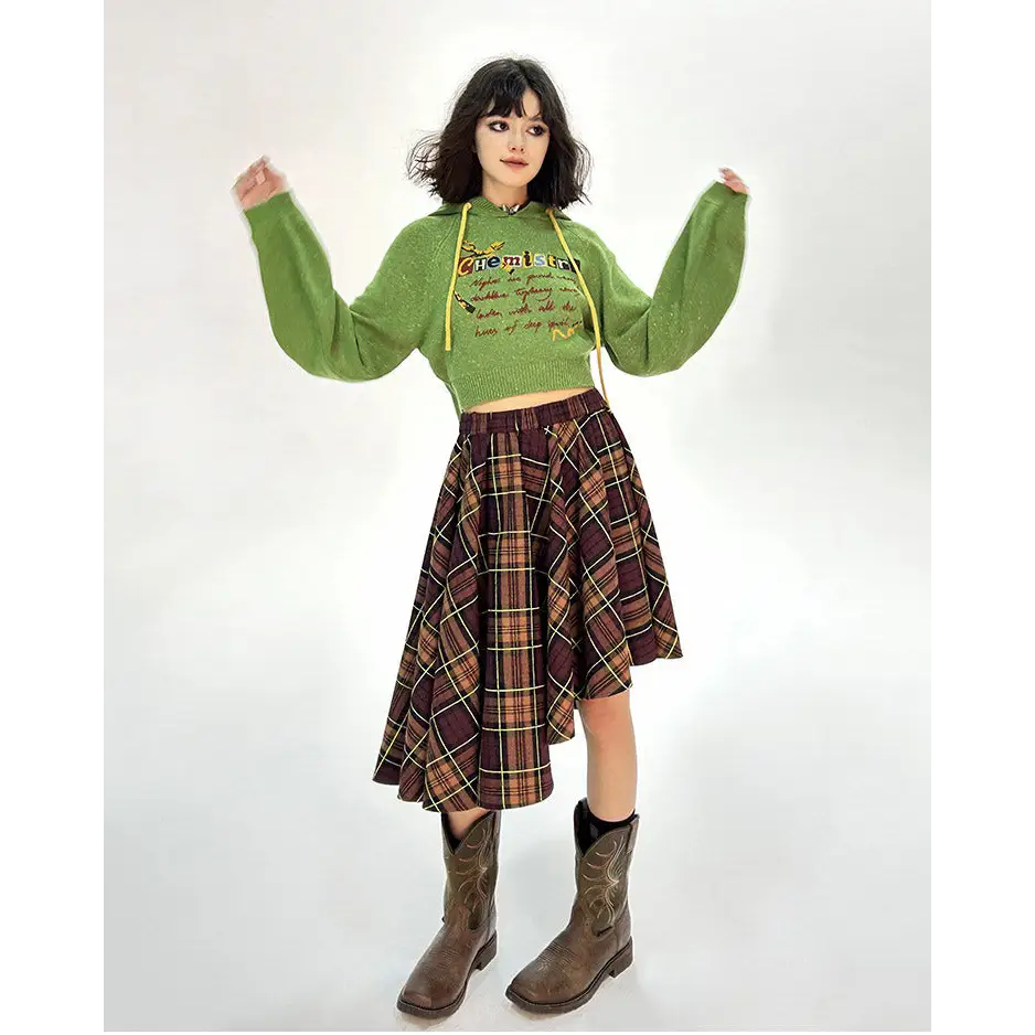 Preppy green cropped hoodie with chemistry print and ruffled collar