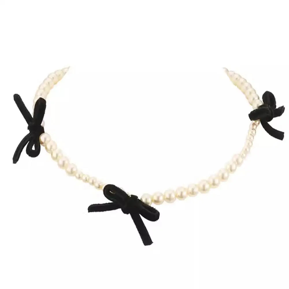 Elegant pearl choker with velvet bows for y2k fashion lovers - standart / white/black - necklace