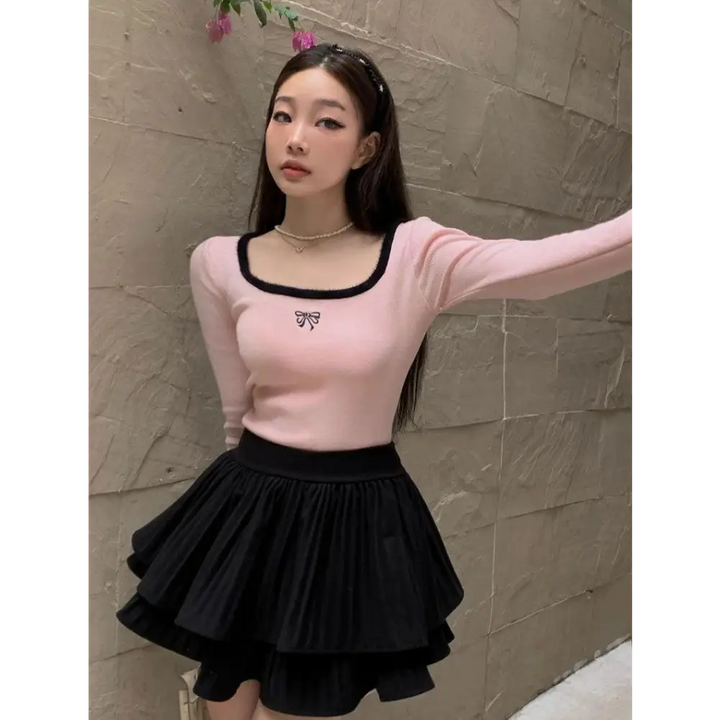 Fluffy neck bow top for a y2k inspired flirty look - pink / one size