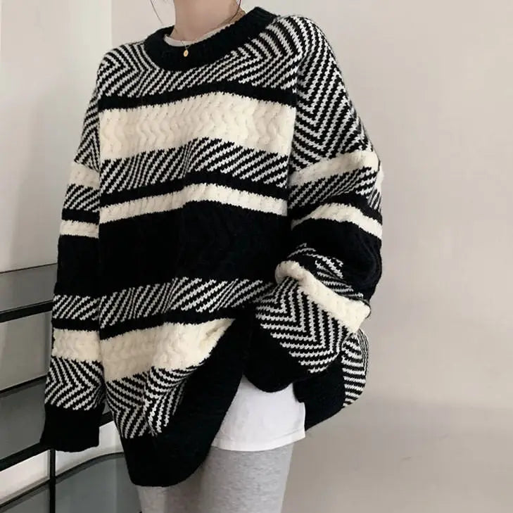 Y2k vintage aesthetic full zip sweater for a retro look - free size / black/white