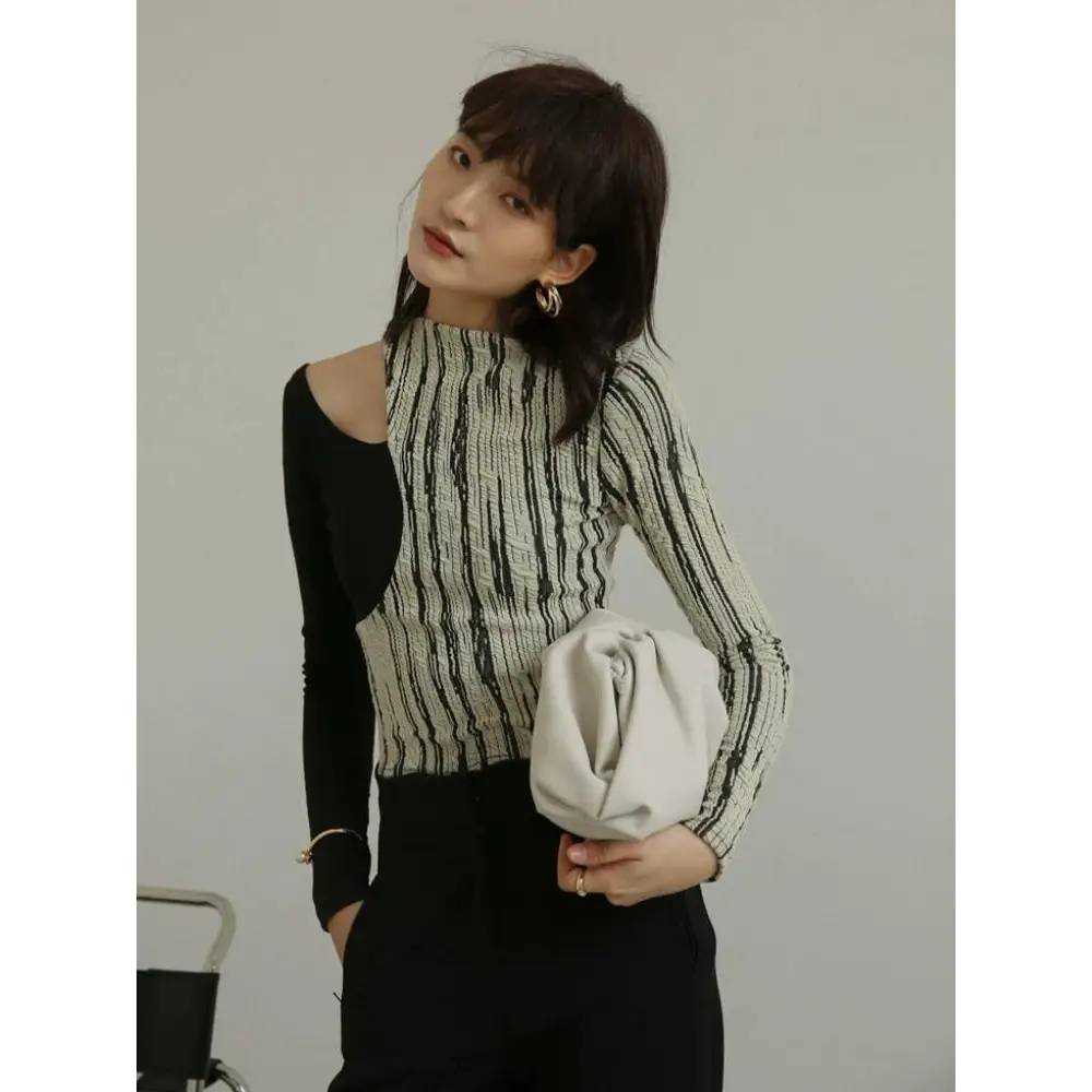 Chic asymmetrical top in black and beige for y2k style - gray / s