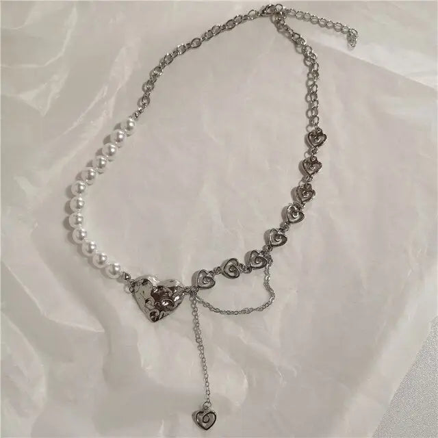 Y2k aesthetic pearl necklace for creative outfit styling