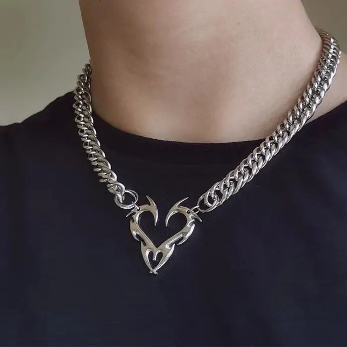 Grunge heart chain necklace for a bold fashion statement - standart / silver