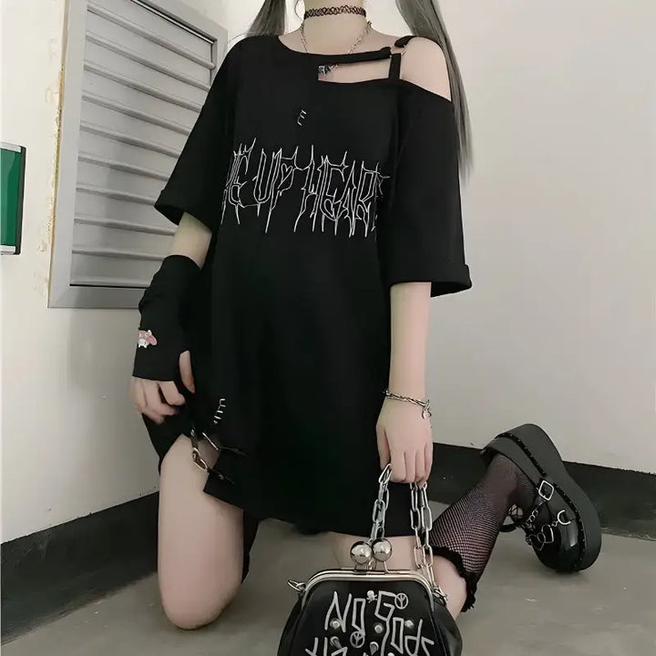 Off-shoulder black grunge tee with heart graphic for y2k style - m - top