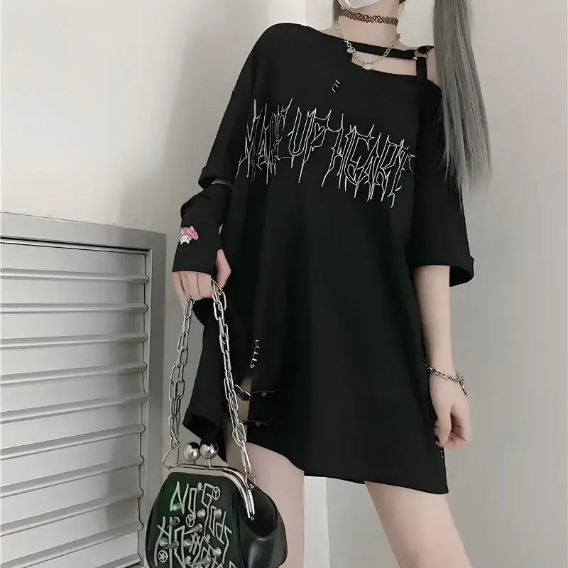 Off-shoulder black grunge tee with heart graphic for y2k style - top