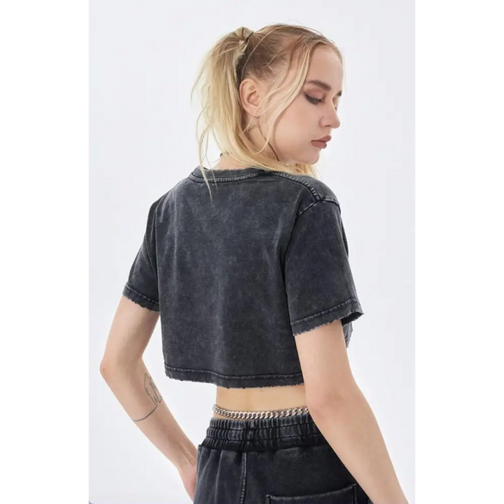 Washed crop top with crew neck for grunge aesthetic styles