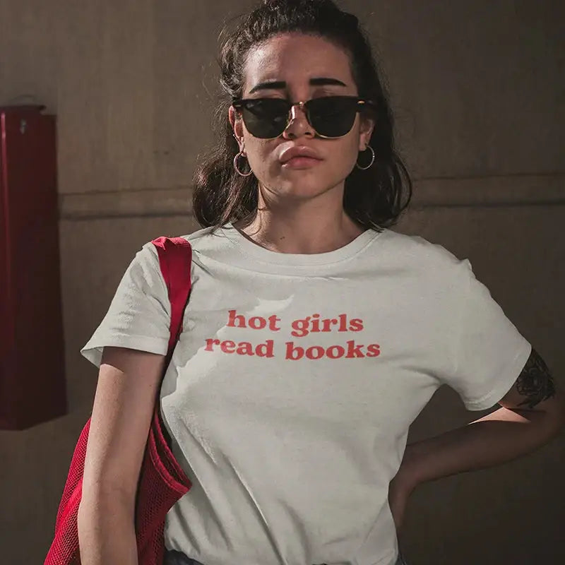 Hot girls read books relaxed fit tee for casual comfort - white / s