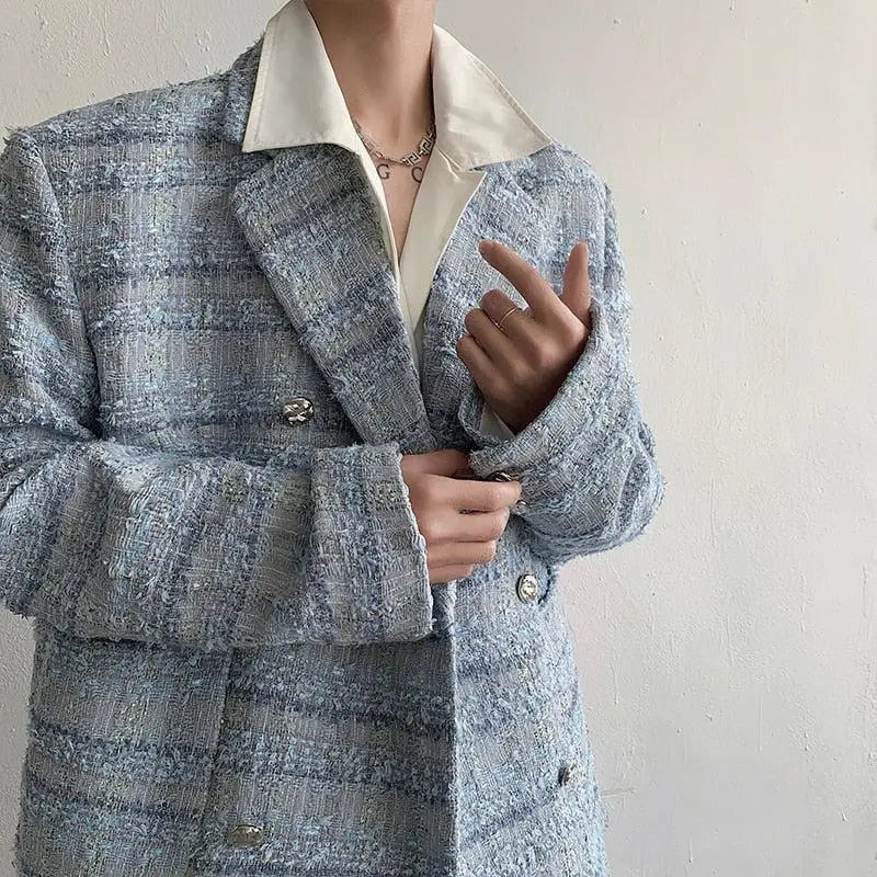 Elegant blue tweed blazer with lapel collar for modern style