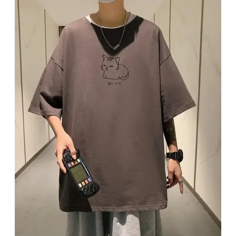 Men’s oversized tee with charming lying cat sketch and drop shoulder design