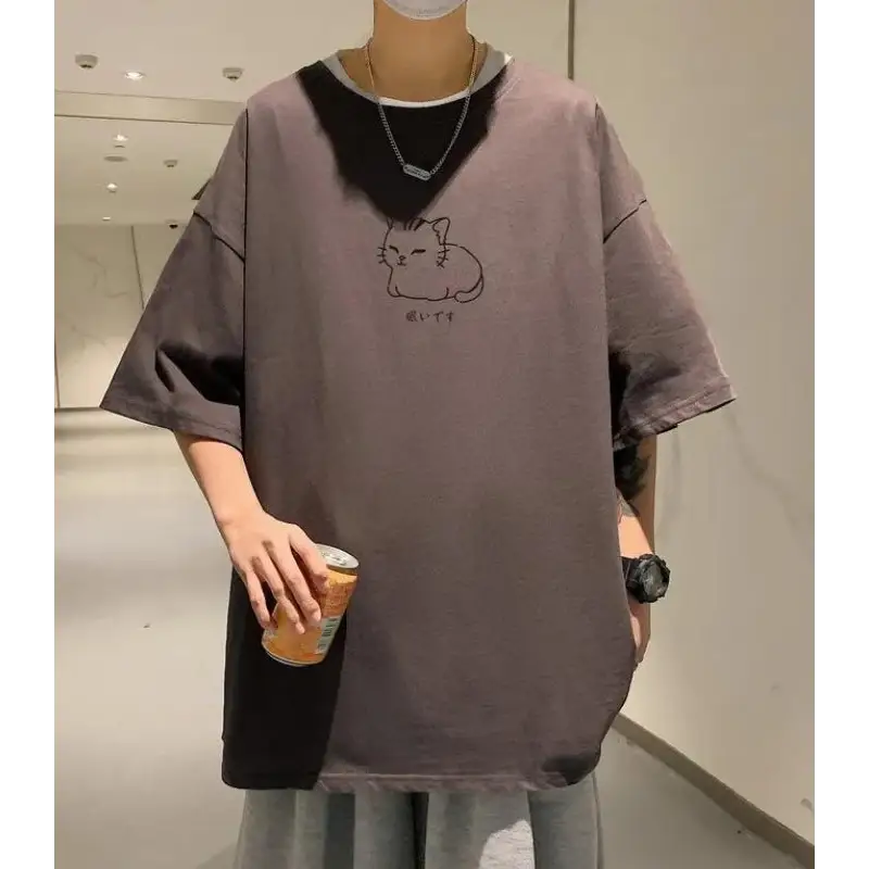 Men’s oversized tee with charming lying cat sketch and drop shoulder design - brown / s