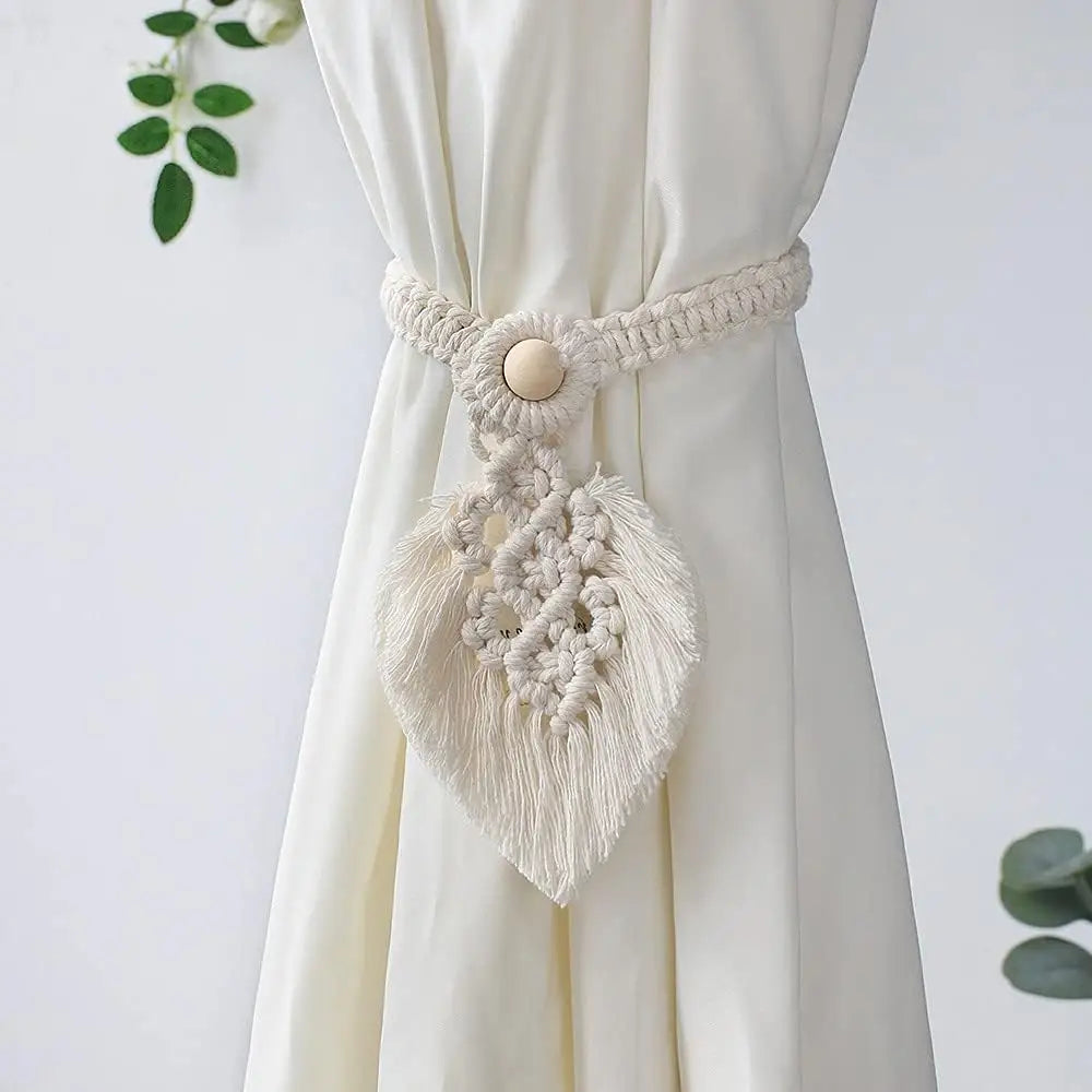 Leaf-shaped macrame curtain tieback for aesthetic room decor - white