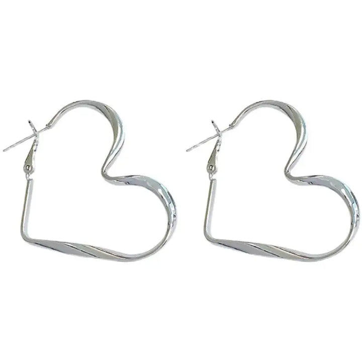 Aesthetic minimalist heart earrings for y2k style and jacket looks - standart / silver - earrings